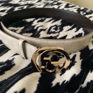 Gucci Belt authentic gold buckle off white color